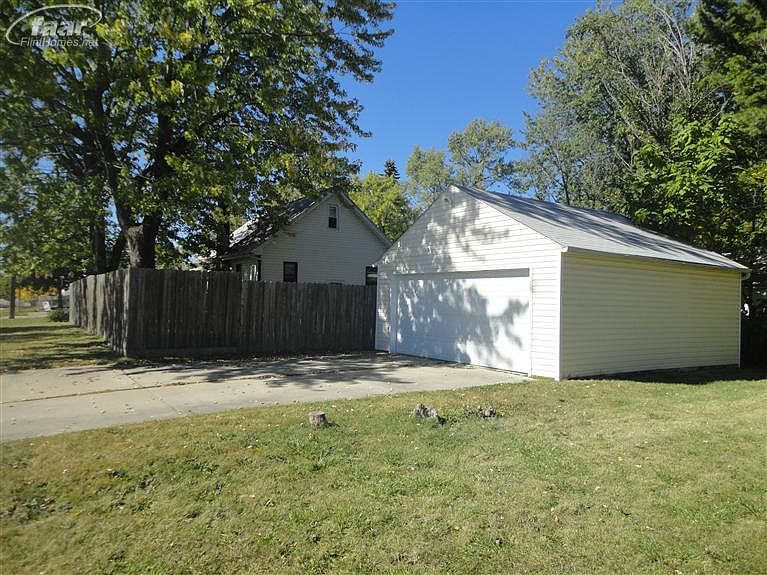 2nd image of 947 Stocker Ave