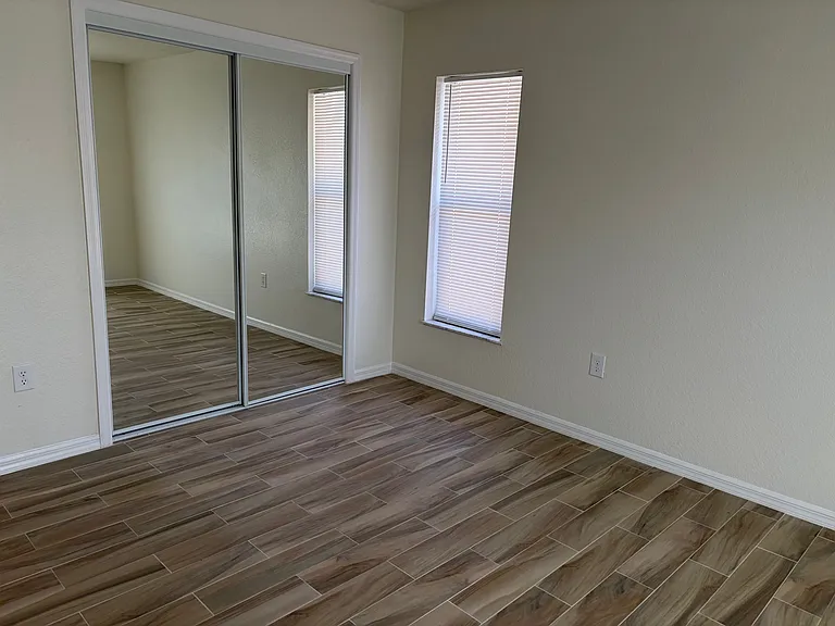 4342 Las Palmas Ave — Photo 13