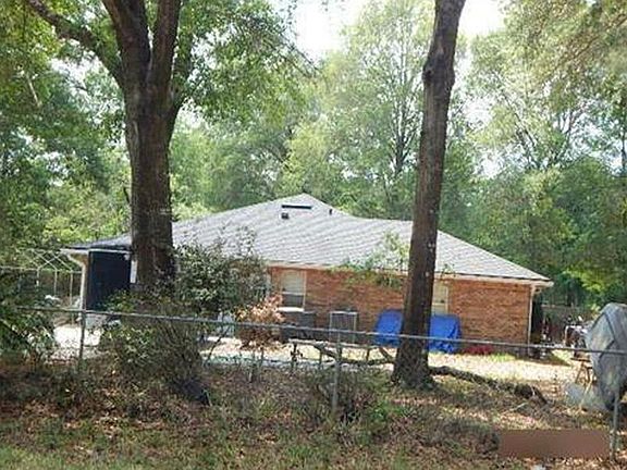 5th image of 2590 Primrose Ave