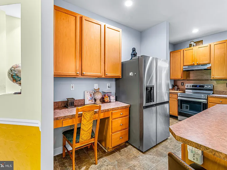 10870 Hammond Dr — Photo 13