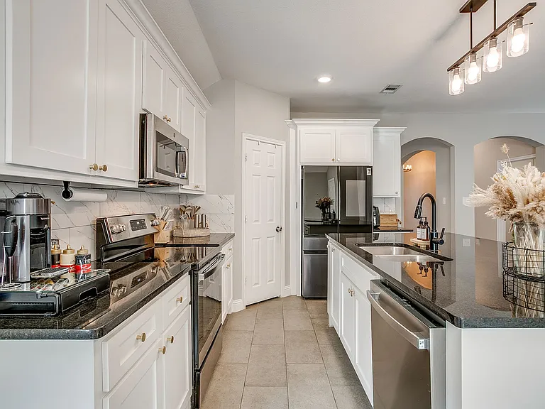 5617 Kilpatrick Ave — Photo 8