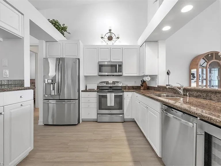 Bentwater Cir — Photo 10