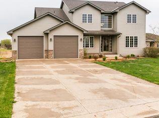 3878 Wehle Pl, Saint Bonifacius, MN 55375
