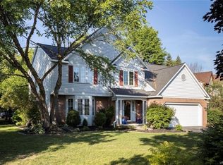 519 Glen Oak Dr, East Amherst, NY 14051