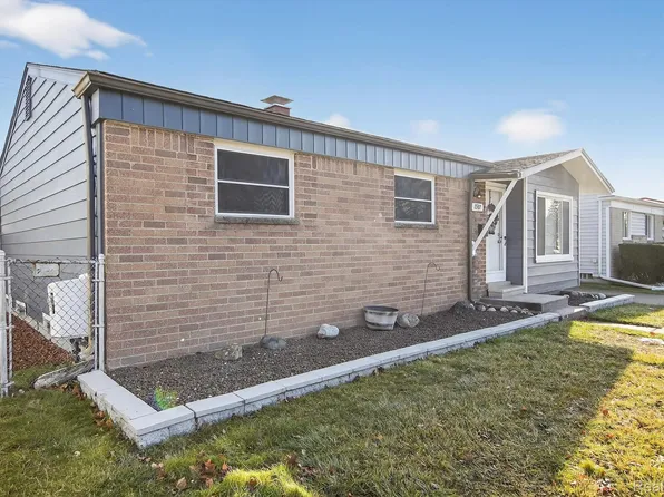 1507 Gloria St, Westland, MI 48186