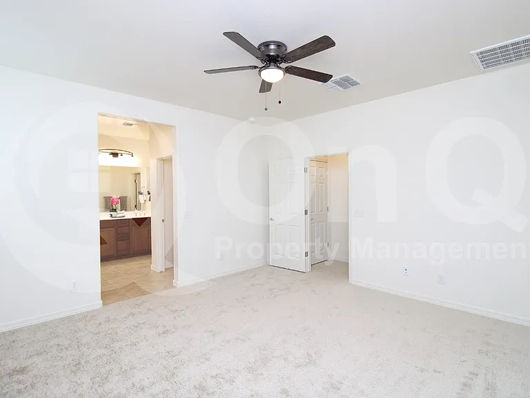 5734 W Getty Dr — Photo 7