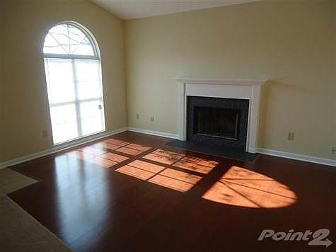 3rd image of 2579 Woodhill Dr