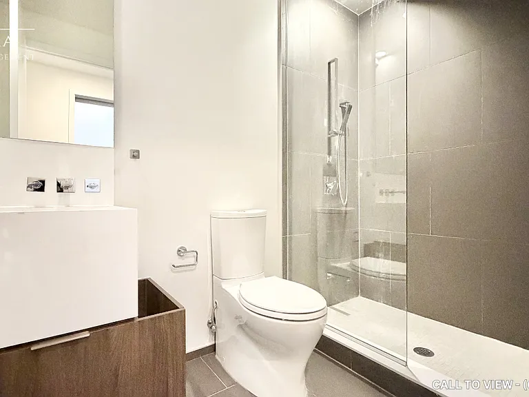 1 Bloor St E #524 — Photo 14