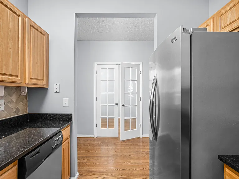 2213 N Talbott St — Photo 8