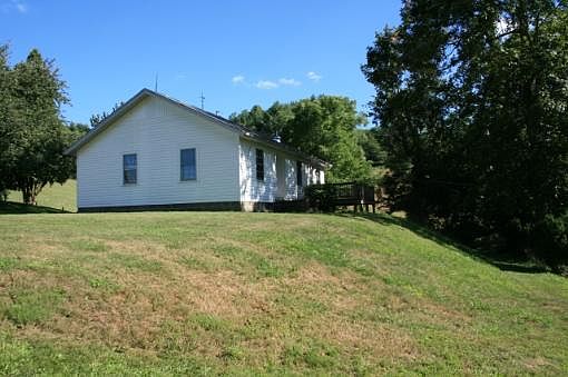 2nd image of 225 Hillcrest Ln
