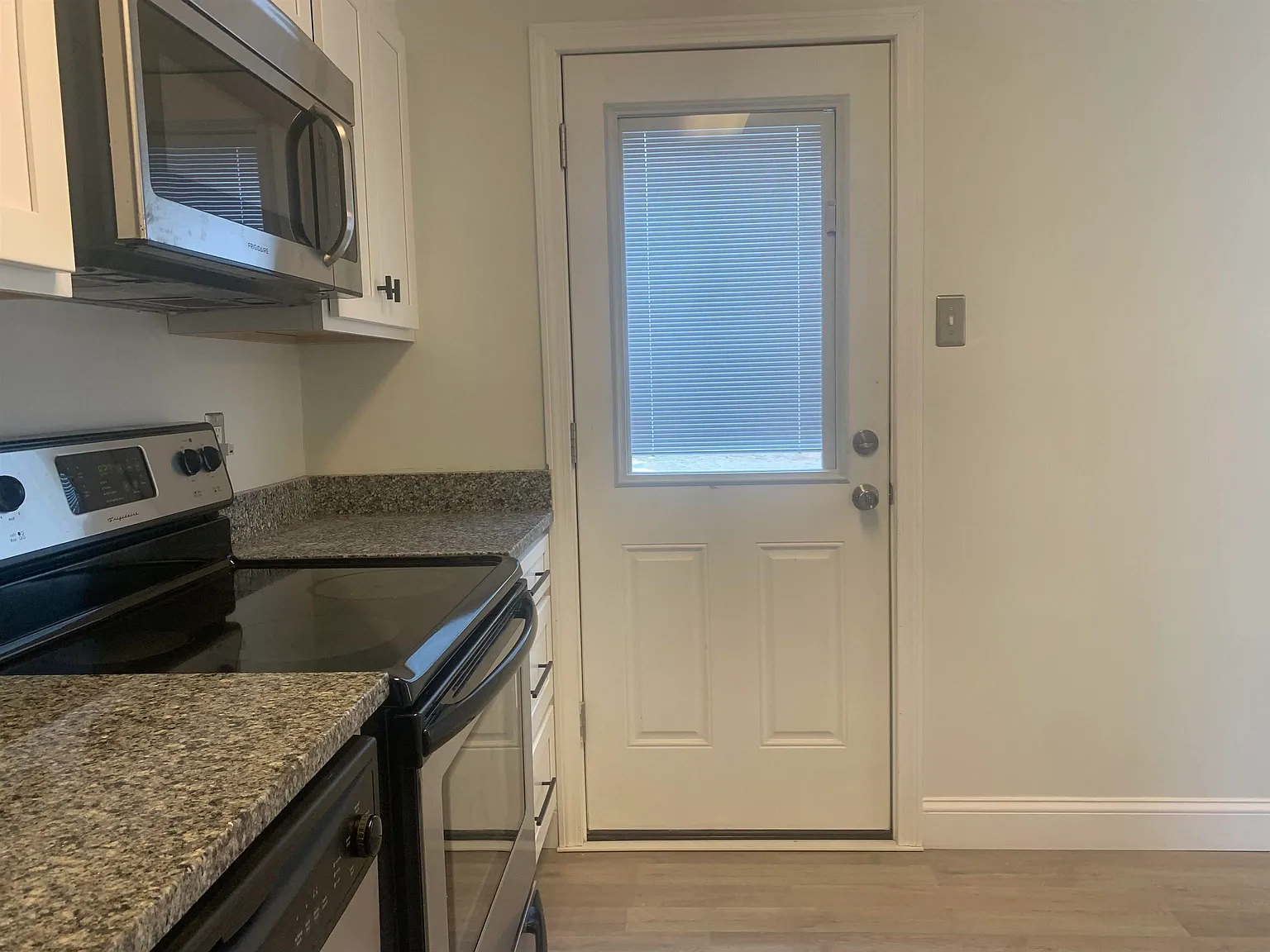 2 bed, 1.0 bath, 856 sqft, $2,250 — Photo 3