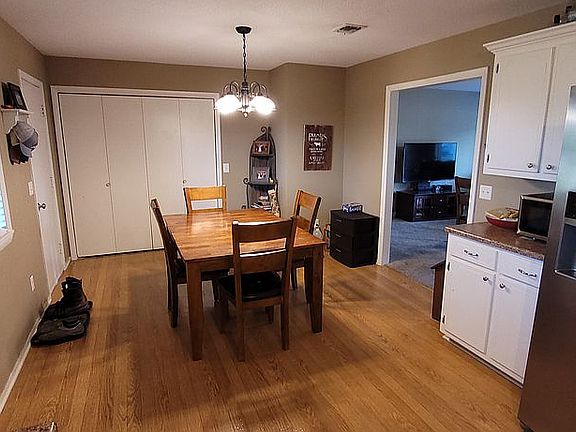 2nd image of 1808 Oaklawn Dr