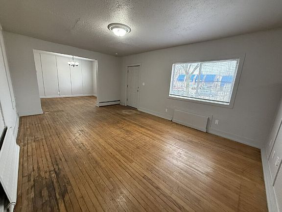 4th image of 821 Broadway Ave Unit 1