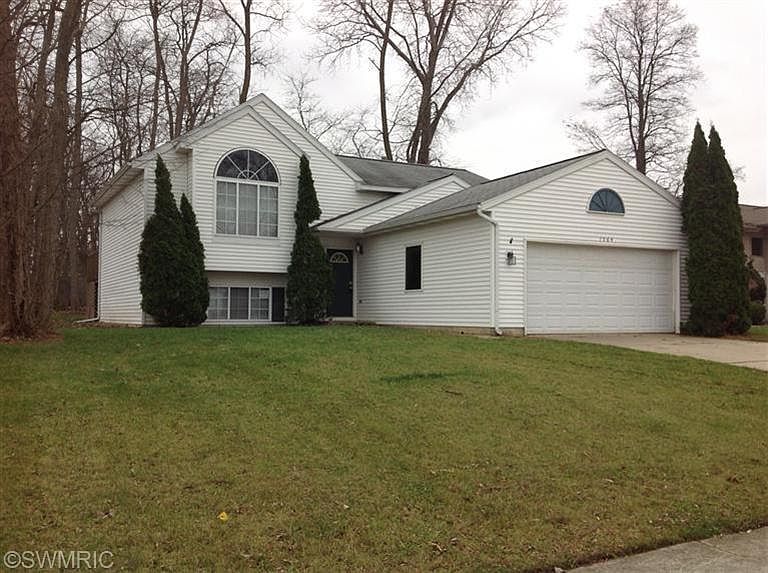 1st image of 1564 Amberly Dr SE