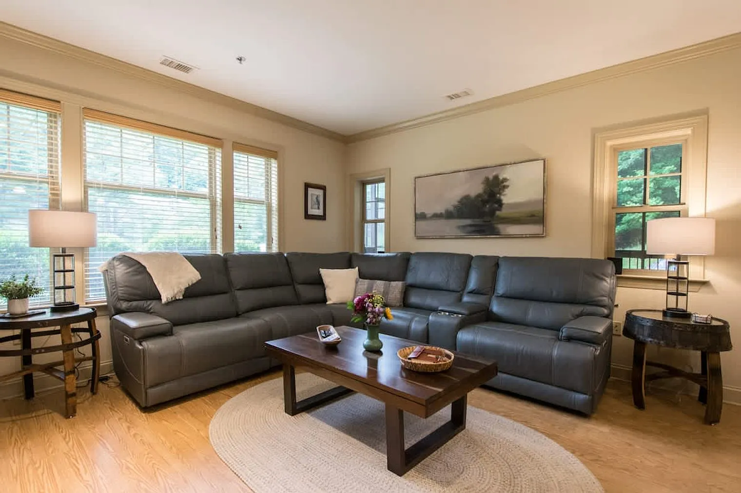 2 bed, 2.0 bath, 1194 sqft, $2,957 — Photo 2