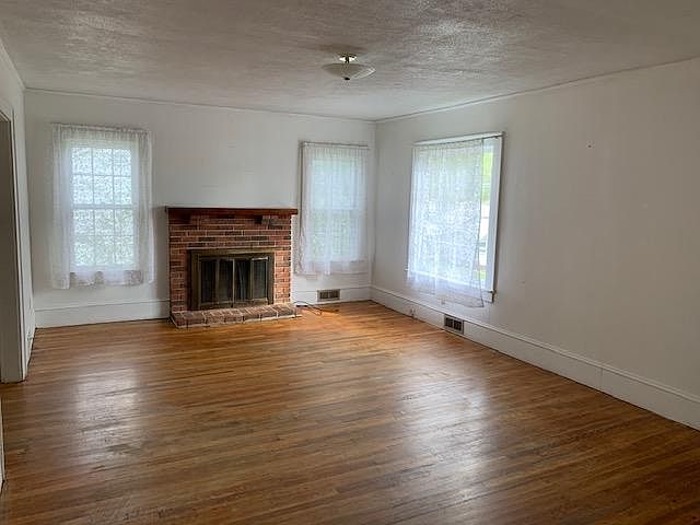 2nd image of 84 S Madison St