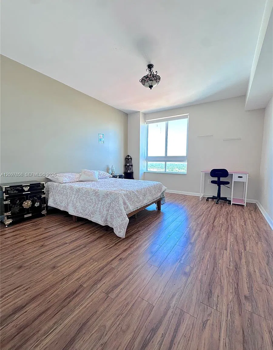 2 bed, 1286 sqft, $3,400 — Photo 3