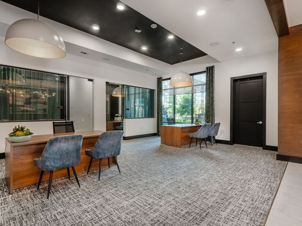 150 W Main St #302