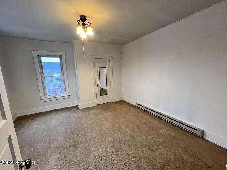 203 W Market St — Photo 9