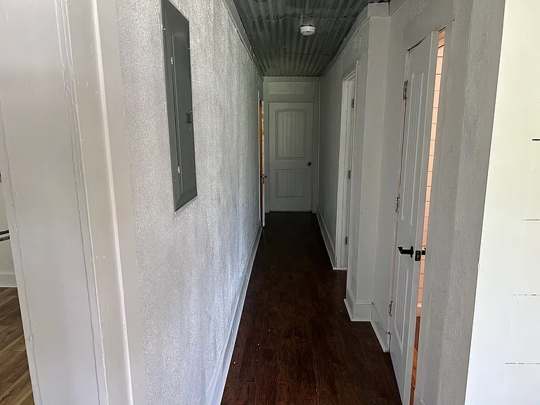 211 N 2nd St — Photo 10