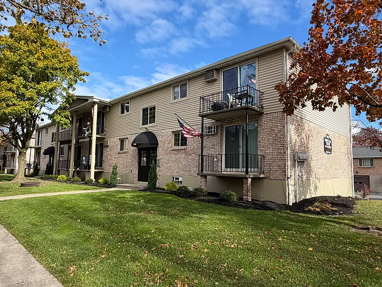 3976 Ridge Lea Rd #B — Photo 16