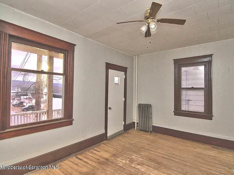 34 Simon Block Ave — Photo 14