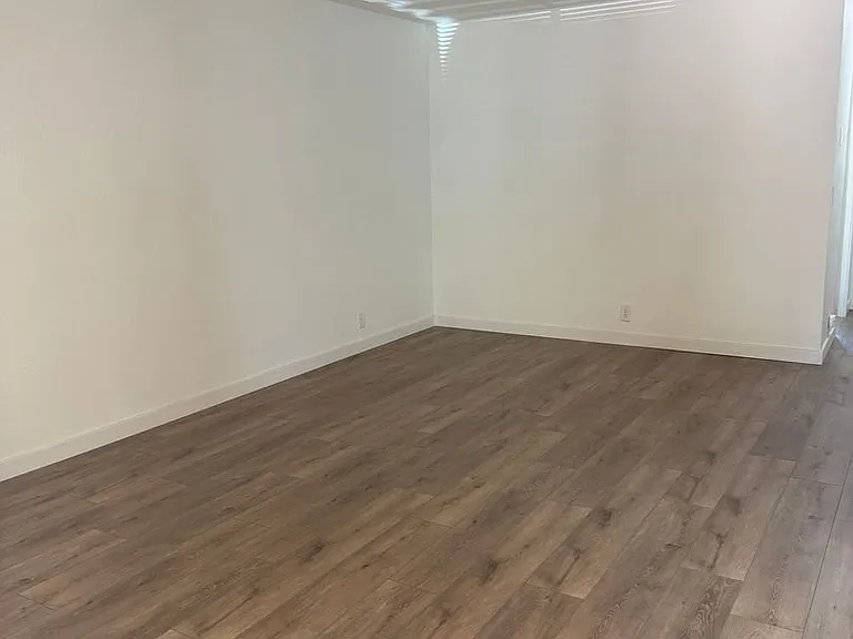 4325 Fort Peck St — Photo 7