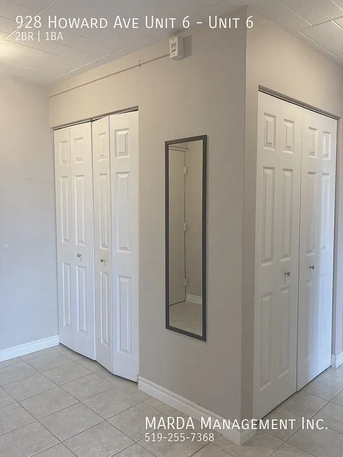 Spacious 2 Bedroom Apartment on Howard! — Photo 4