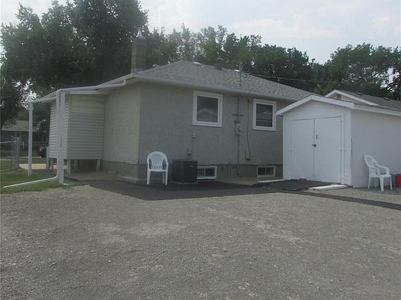3rd image of 1240 10th AVENUE E