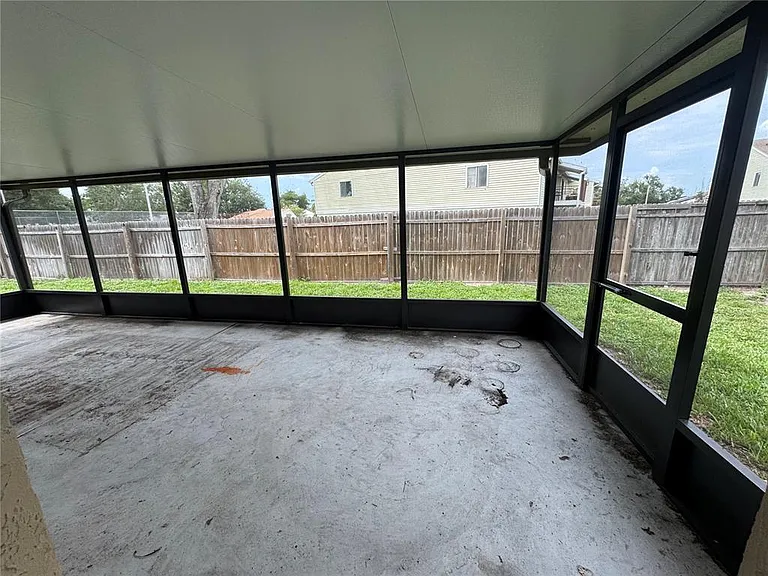 725 Northlake Blvd #18 — Photo 6