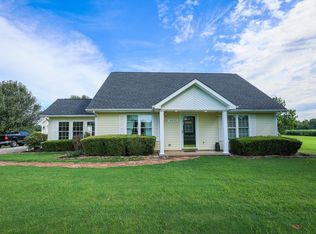 8035 Palestine School Rd, West Paducah, KY 42086