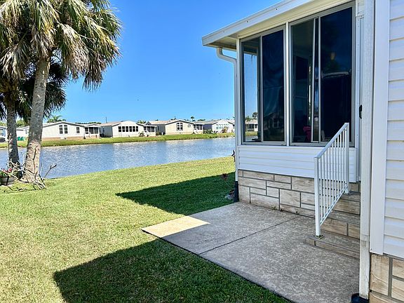 3rd image of 2550 Lakes Of Melbourne Dr #511