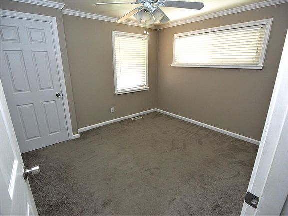 5th image of 3565 Lakewood Dr