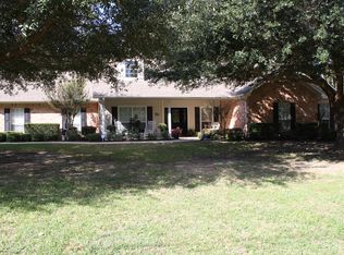 111 Richland Dr, Palestine, TX 75801