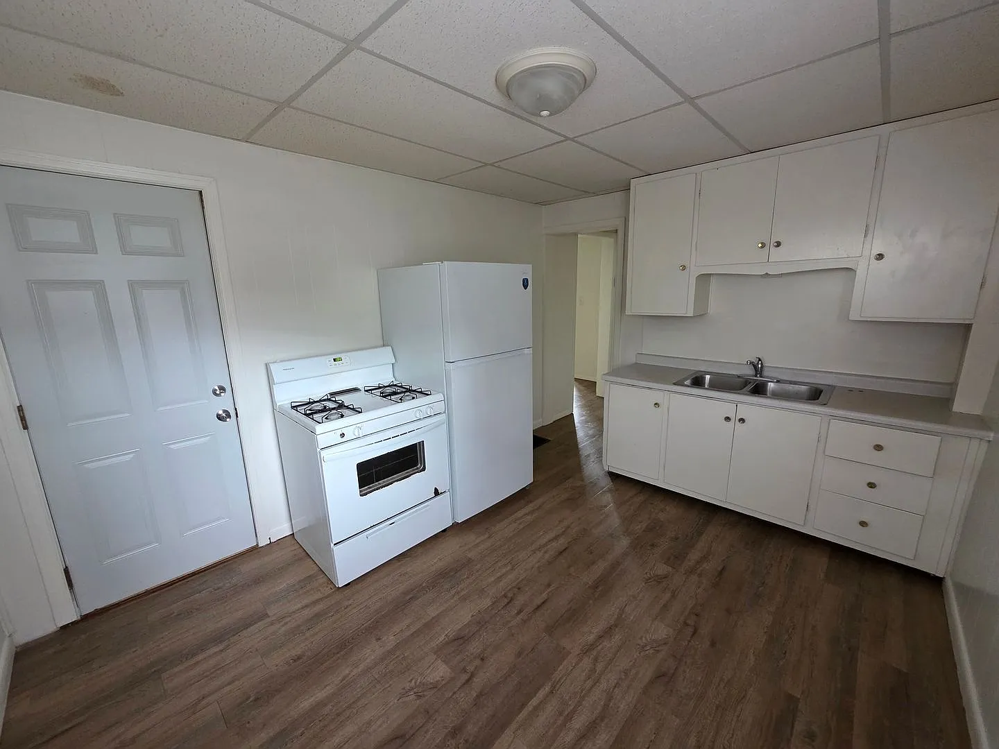 826 Wright Street — Photo 2