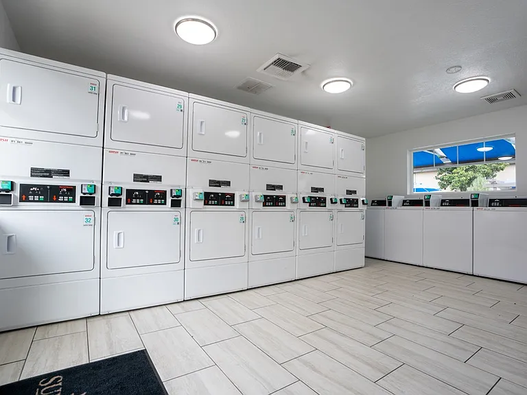 Sunstone Place Apartments — Photo 34