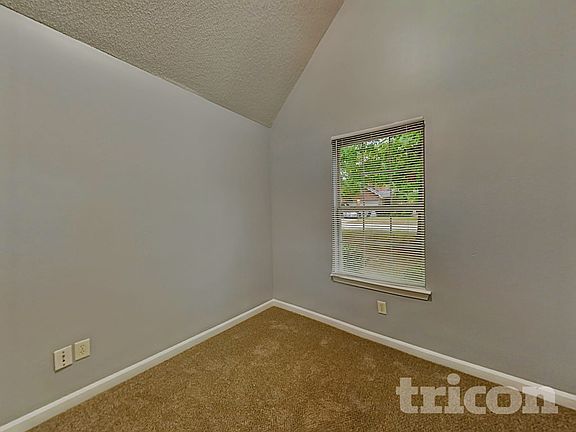 3rd image of 161 Kentwood Springs Dr