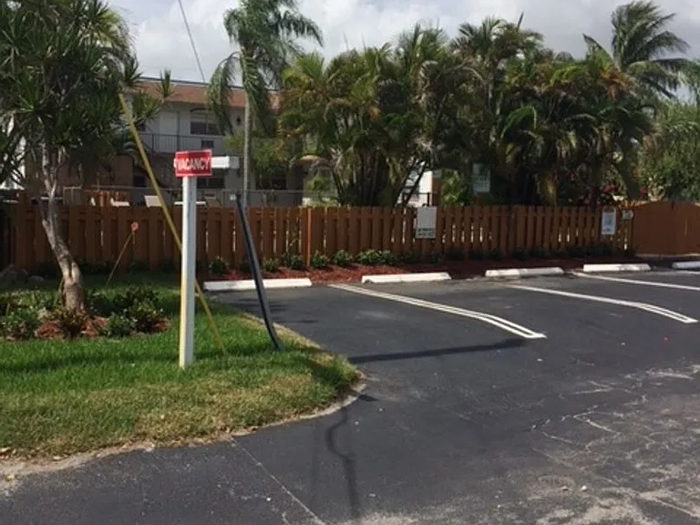 100 NE 9 St Pompano Beach, FL 33060 — Photo 19