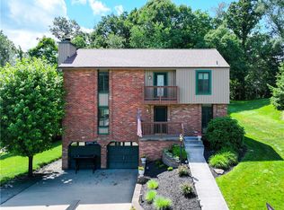 103 Cranston Dr, Coraopolis, PA 15108