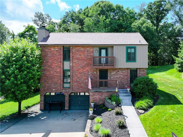 103 Cranston Dr, Coraopolis, PA 15108