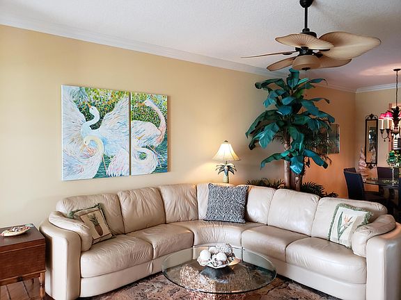5th image of 22 Harbour Isle Drive W #205
