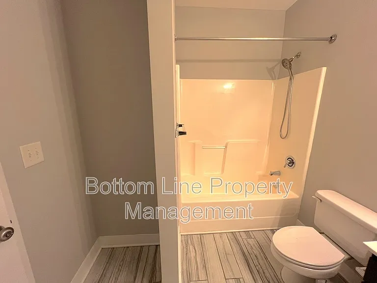 841 Seigle Point Dr — Photo 9