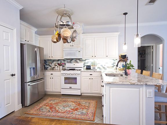4th image of 5013 Forestwood Blvd