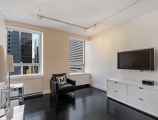 1st image of 15 W 53rd St #17H
