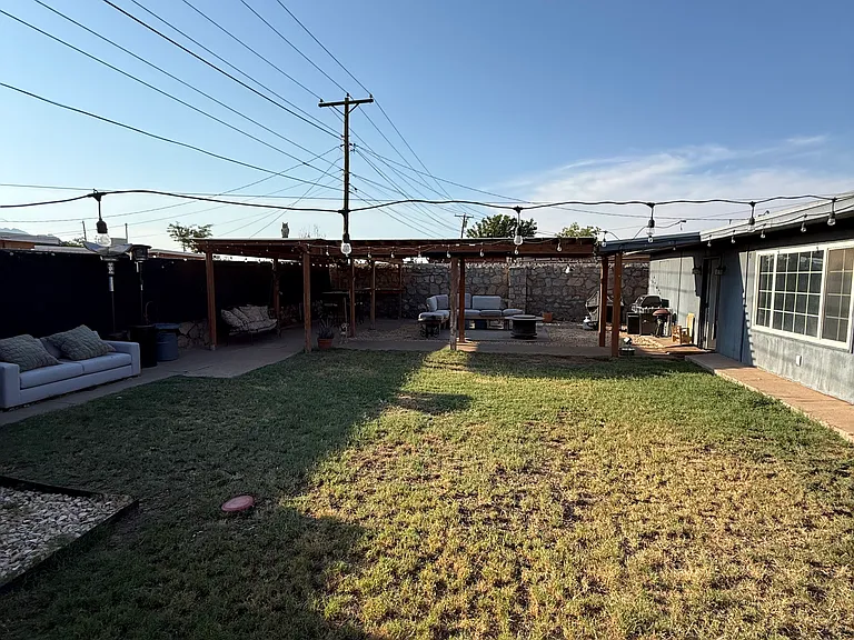 10443 Kendall St — Photo 45