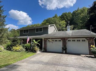 3190 Stagecoach Rd W, Palmerton, PA 18071