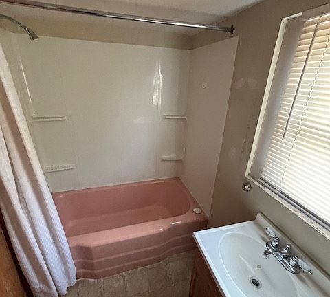 2nd image of 20 Hutchins Pl APT 2