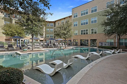 The Roosevelt Arlington Commons Photo 1