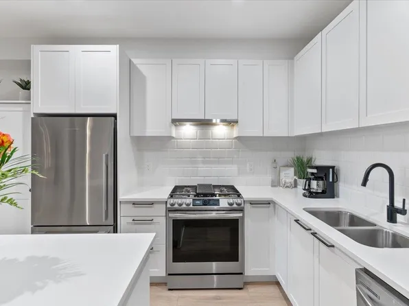 5415 Brydon Cres #309, Langley, BC V3A 4A3