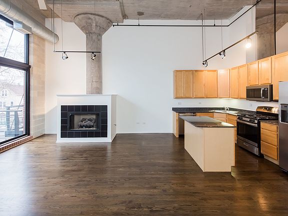 5th image of 1934 N Washtenaw Ave APT 217